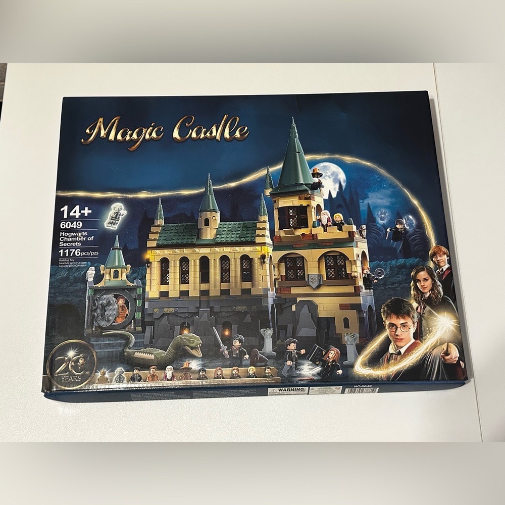 Modular Harry Potter Hogwarts Chamber of Secrets w/ Mini Figures Lego Compatible - Picture 2 of 4